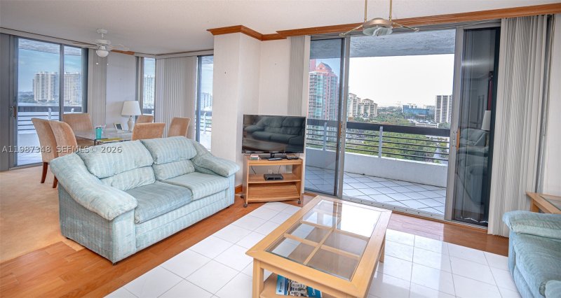 Alquiler de apartamento en Mystic Pointe 500 1401