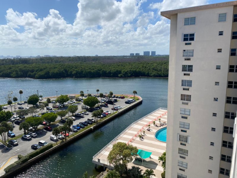 Condo for sale at Coastal Towers 1423