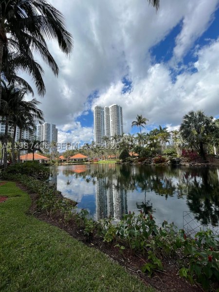 Condo for sale at Mystic Pointe 500 1412
