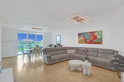 Comprar apartamento no One Fifty One at Biscayne 803