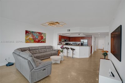 Comprar apartamento no One Fifty One at Biscayne 803