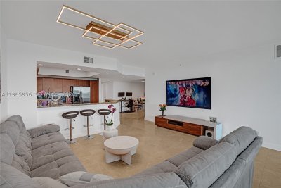 Comprar apartamento no One Fifty One at Biscayne 803