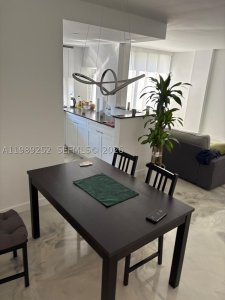 Comprar apartamento no Plaza of the Americas 428