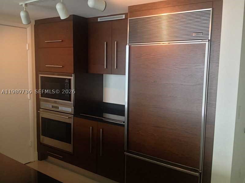 Condo for sale at Icon Brickell Tower I 5111
