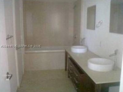 Comprar apartamento no Icon Brickell Tower I 5111