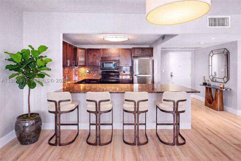 Comprar apartamento no Roney Palace 1009