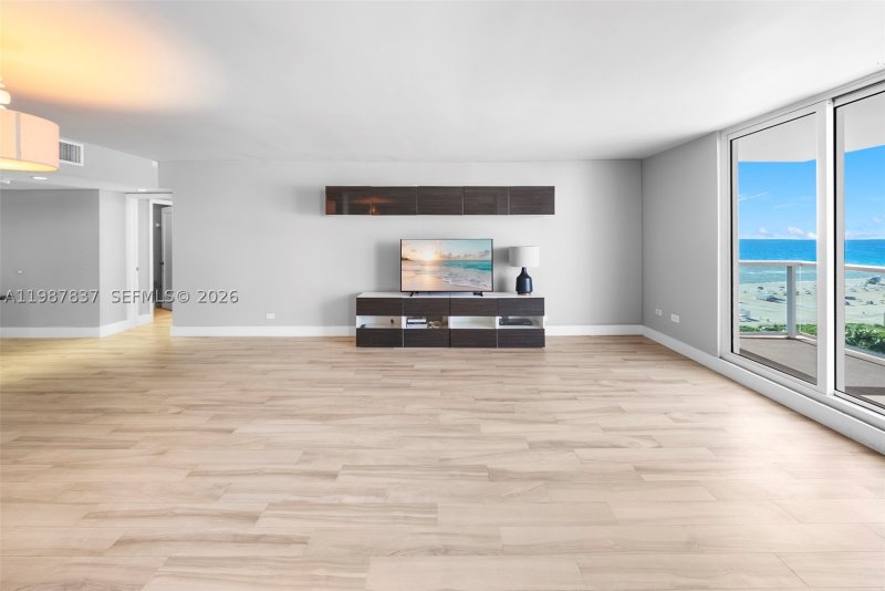 Comprar apartamento no Roney Palace 1009