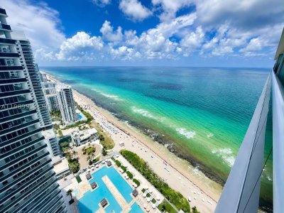 Comprar apartamento no Beach Club Two 4010