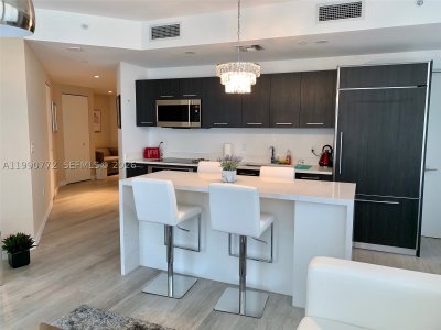 Comprar apartamento no Brickell Heights West 2003