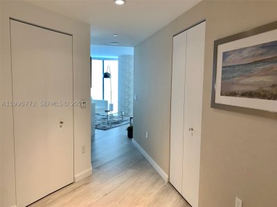 Comprar apartamento no Brickell Heights West 2003