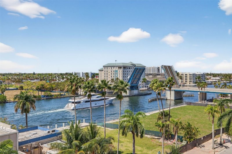 Condo for sale at The Tides at Bridgeside Square 614