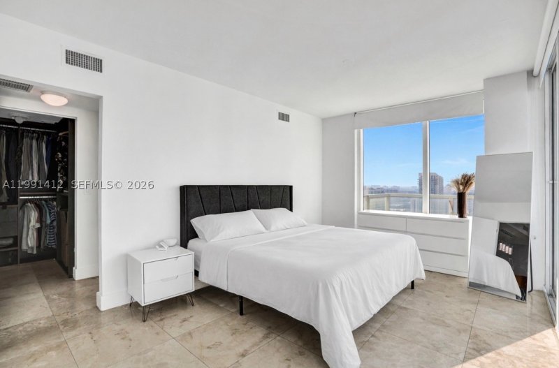 Condo for sale at Onyx On The Bay 2105