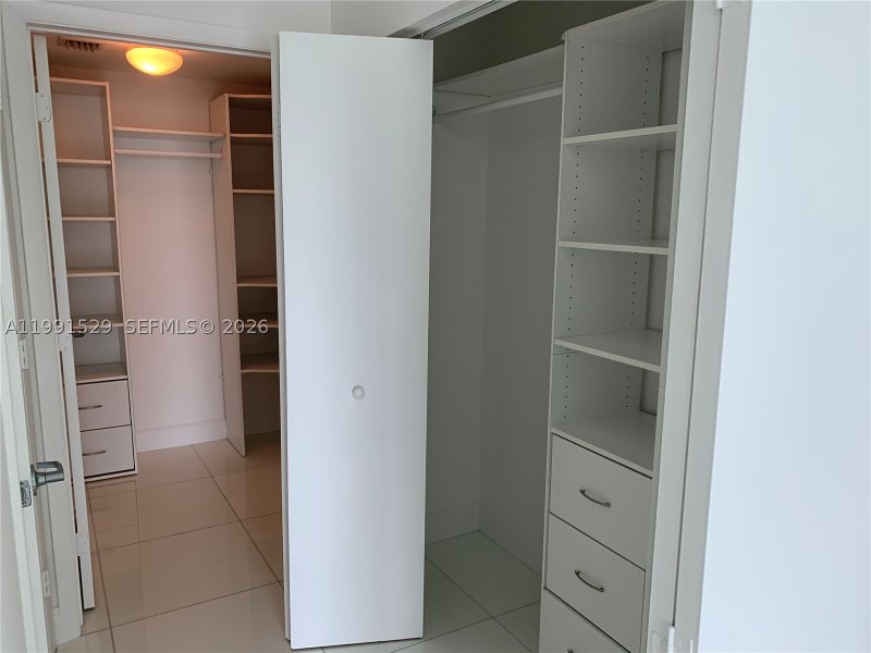 Condo for sale at The Ivy 3610