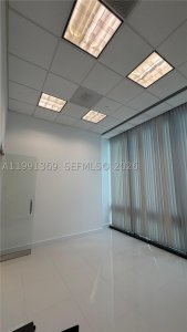 Comprar apartamento no The Club At Brickell Bay 200 D/E/F