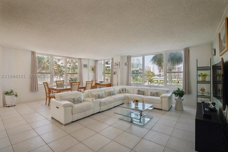Comprar apartamento en Alexander Towers 201