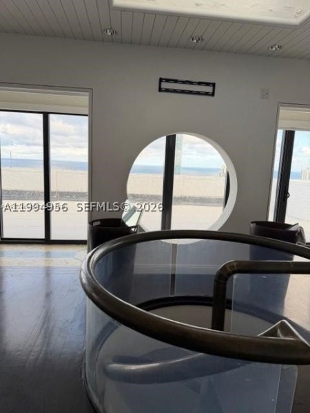 Comprar apartamento no Turnberry Isle TS-4