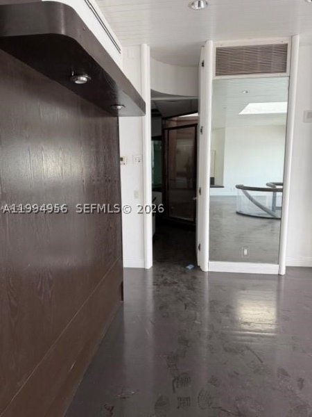 Comprar apartamento no Turnberry Isle TS-4