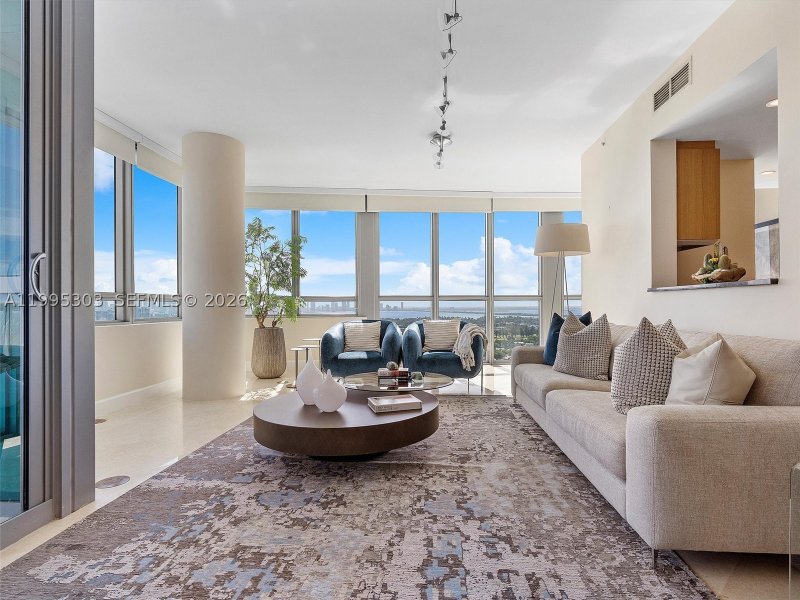 Apartment for rent at Setai 3002