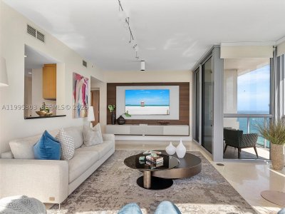 Aluguel de apartamento no Setai 3002