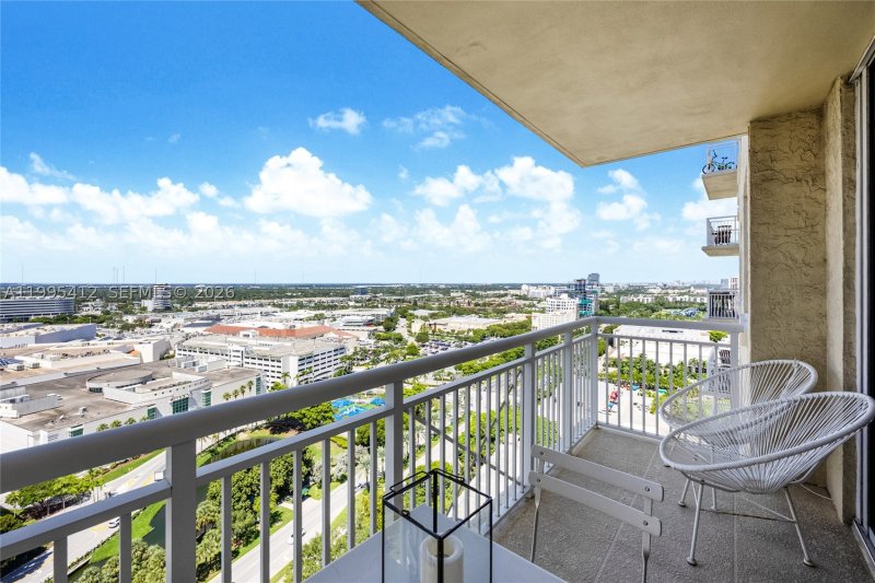 Condo for sale at Turnberry On The Green 2412