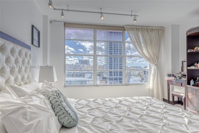 Comprar apartamento no Hallmark of Hollywood 1606