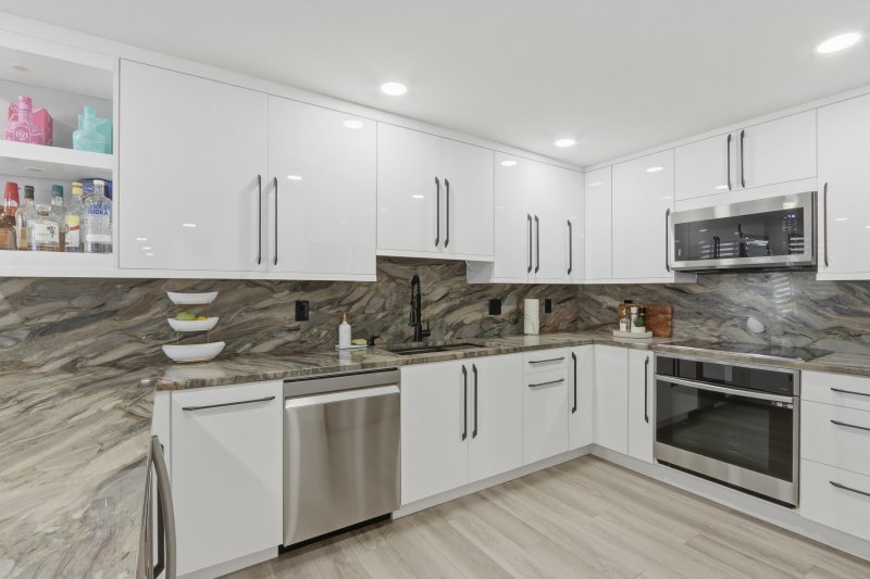 Condo for sale at Maison Grande 609