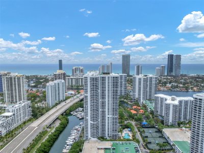 Comprar apartamento en Mystic Pointe 400 3001