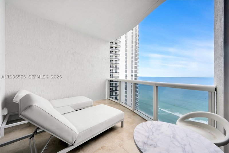 Alquiler de apartamento en Trump Tower Two 2104