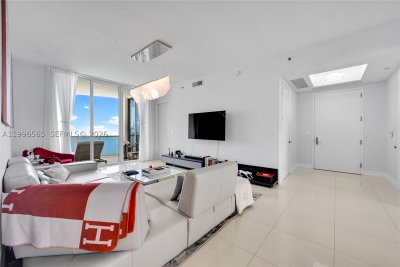 Alquiler de apartamento en Trump Tower Two 2104