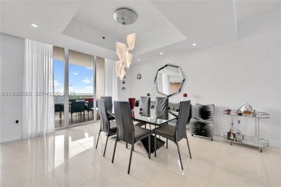 Alquiler de apartamento en Trump Tower Two 2104