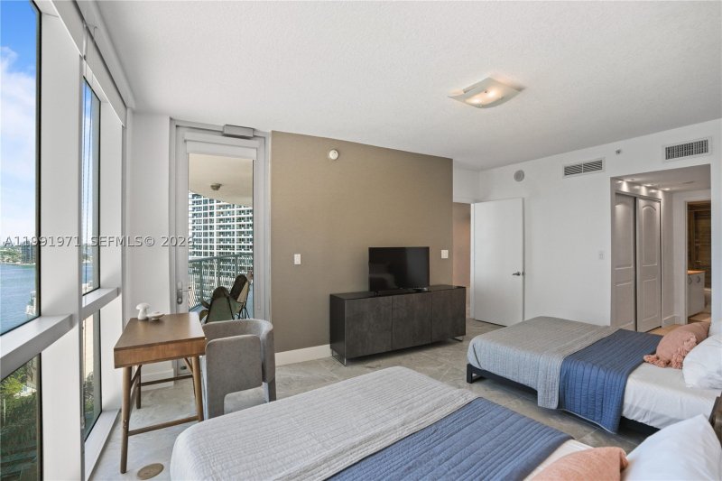 Apartment for rent at Opera Tower 1401
