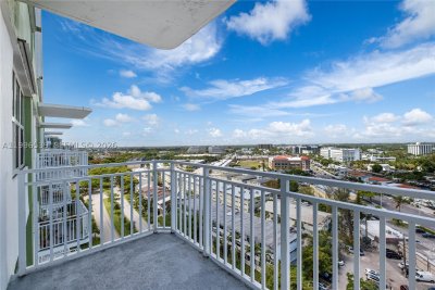 Comprar apartamento en Bayview Towers A1607