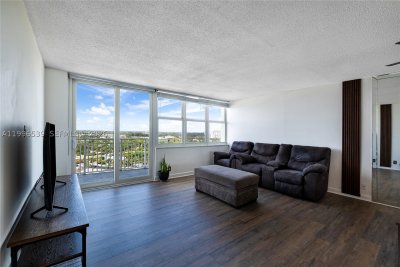 Comprar apartamento en Bayview Towers A1607