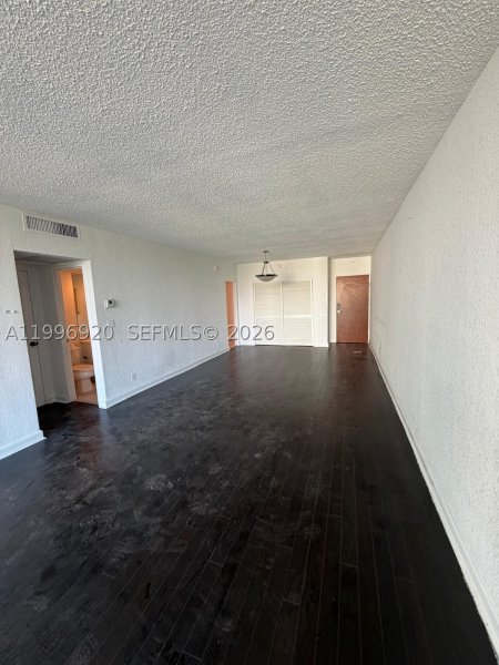 Apartment for rent at Sian Ocean Residences 4H