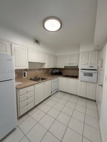 Apartment for rent at Sian Ocean Residences 4H