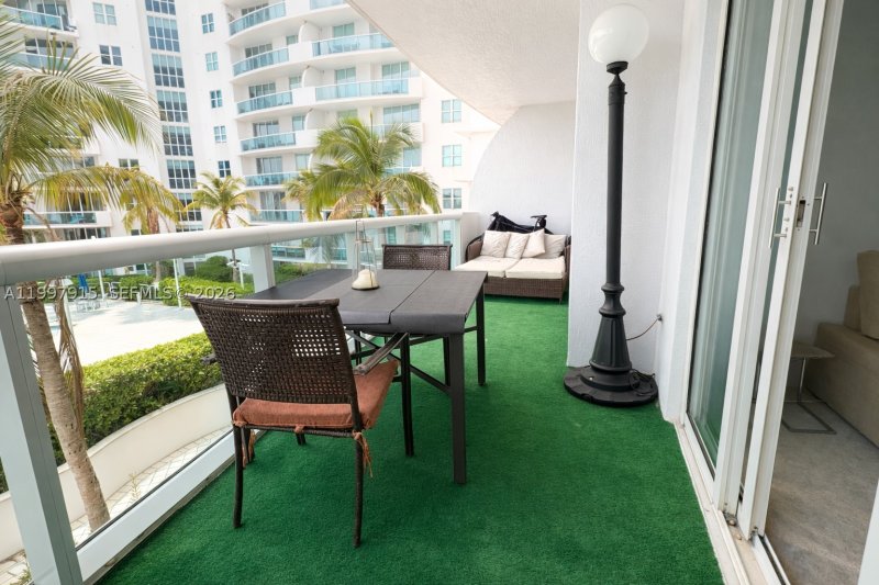 Apartment for rent at 360 Condominium West 706
