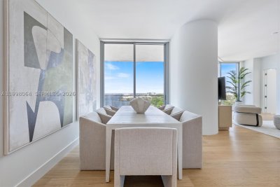 Comprar apartamento no Una Residences at Brickell 2003
