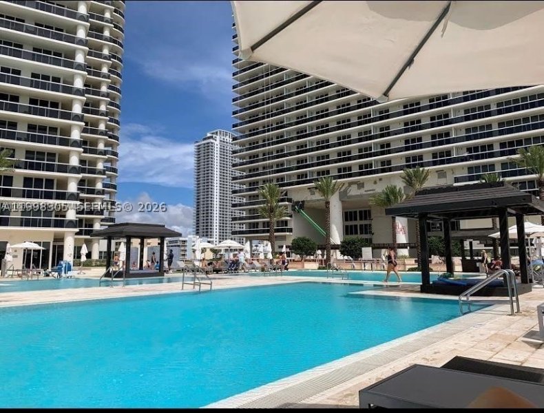 Alquiler de apartamento en Beach Club Two 2011
