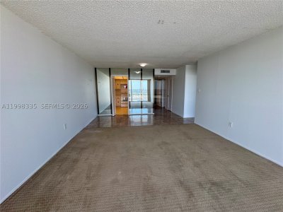 Aluguel de apartamento no Del Prado South Tower 1003