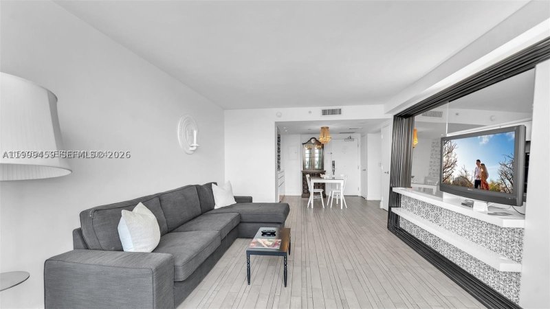 Alquiler de apartamento en 1100 West Condo (Mondrian located) 409