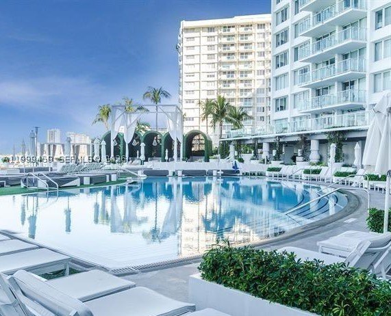 Alquiler de apartamento en 1100 West Condo (Mondrian located) 409