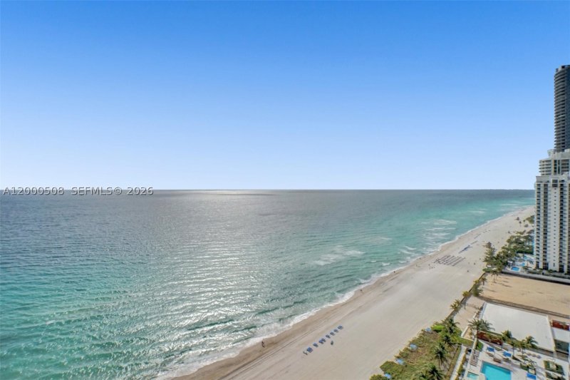 Condo for sale at Residences by Armani / Casa 2001