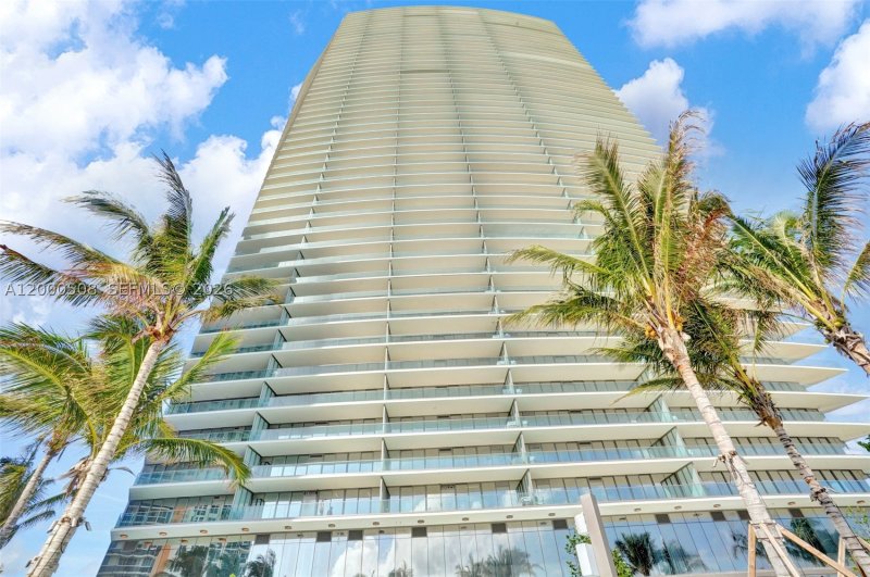 Condo for sale at Residences by Armani / Casa 2001