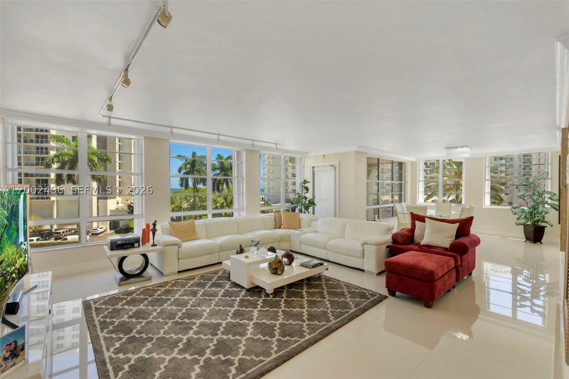 Condo for sale at Fifty Six Sixty 4B