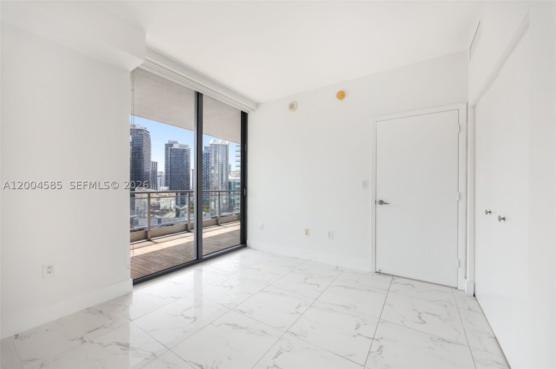 Condo for sale at The Ivy 2602