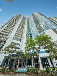 Las Olas River House Apt #304