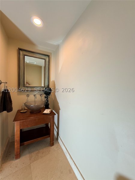 Condo for sale at Las Olas River House 304