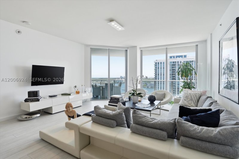 Condo for sale at Marina Palms Yacht Club 1905