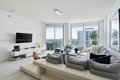 Comprar apartamento en Marina Palms Yacht Club 1905