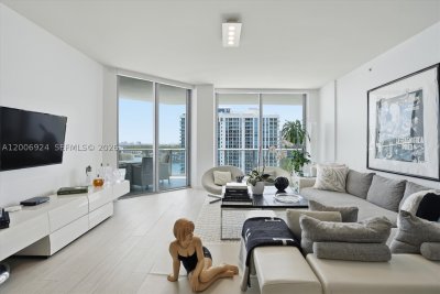 Comprar apartamento en Marina Palms Yacht Club 1905